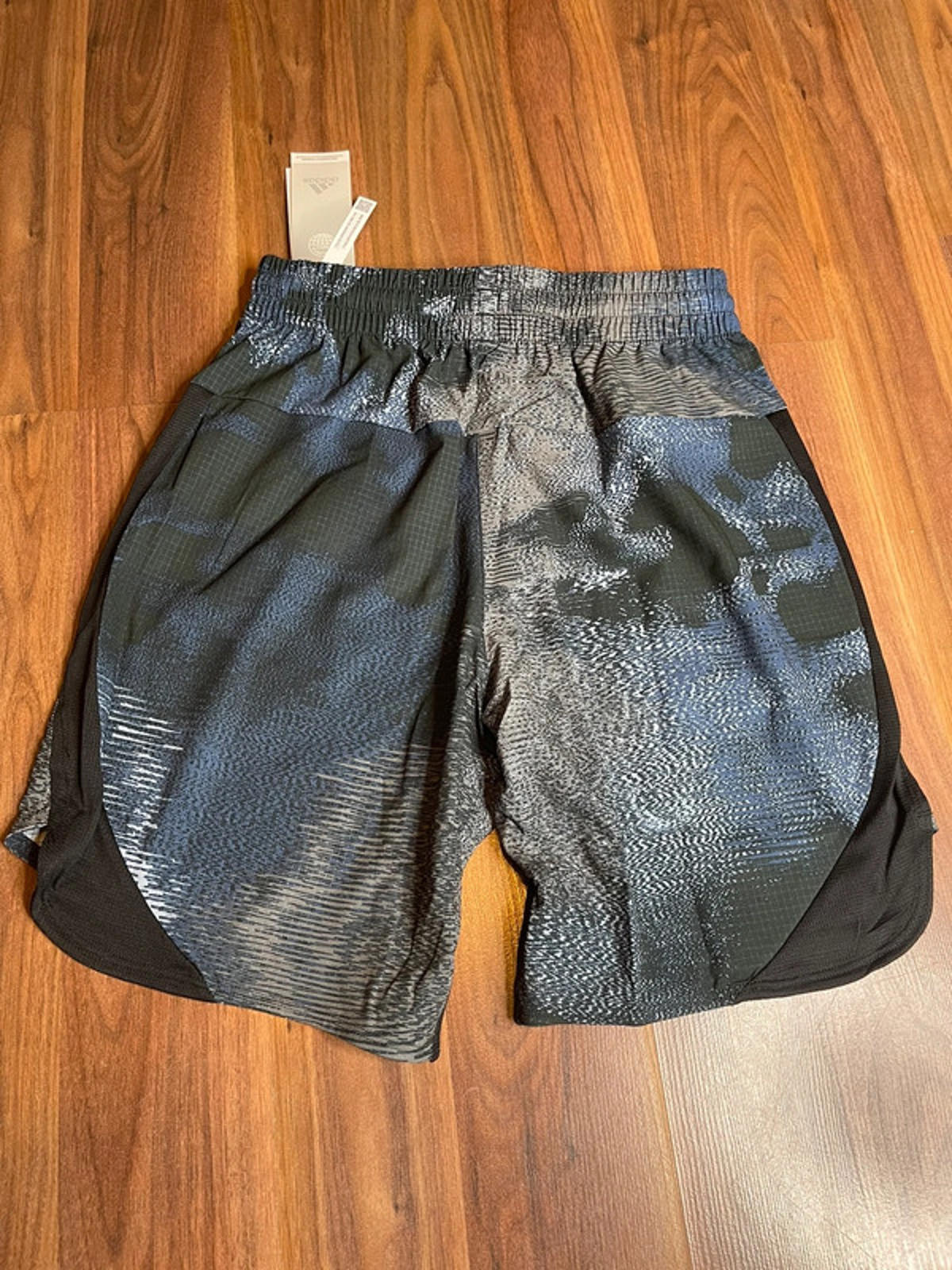 Adidas men’s black multi colour intense training breathable sport shorts size XS