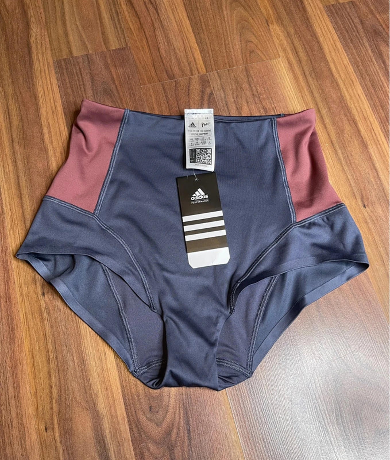 Adidas yoga for elements shorts women’s size 8