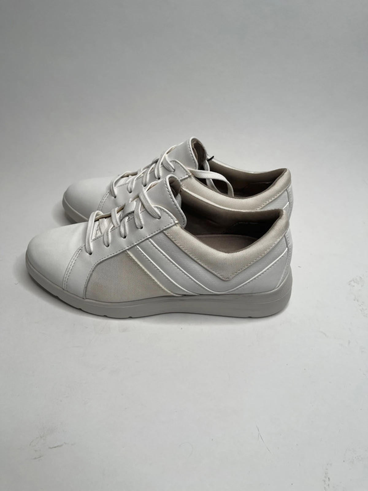 Rockport women trainers size 4 white cream