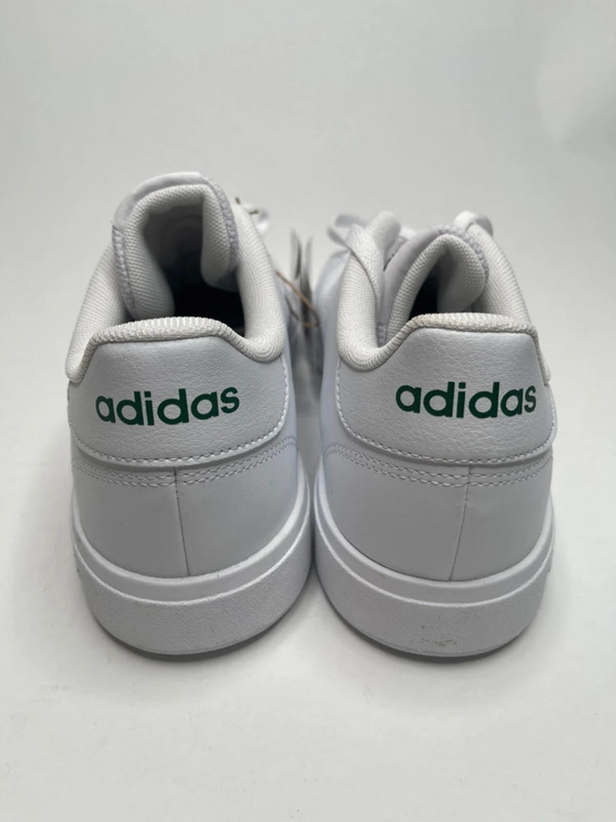 Adidas Advantage Base 2.0 Trainers men size 8