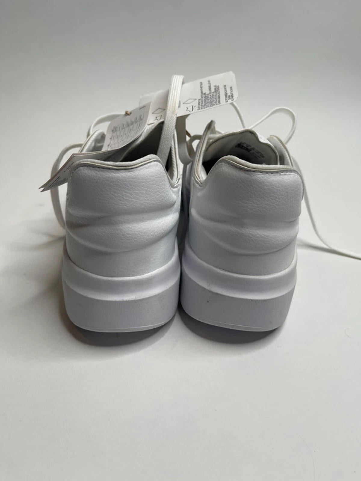 Lightmotion Lifestyle Trainers Womens adidas size 7